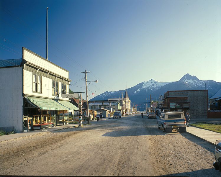 749px-Broadway_Avenue,_Skagway,_Alaska