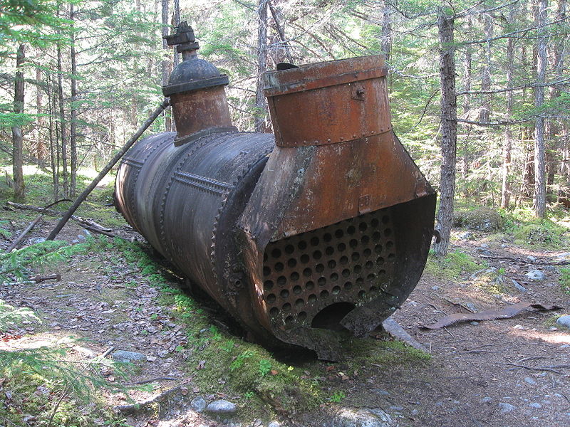800px-Old_Locomotive_boiler,_Chilkoot_Trail_-a