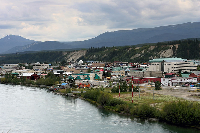 800px-Yukon_River_at_Whitehorse_-b